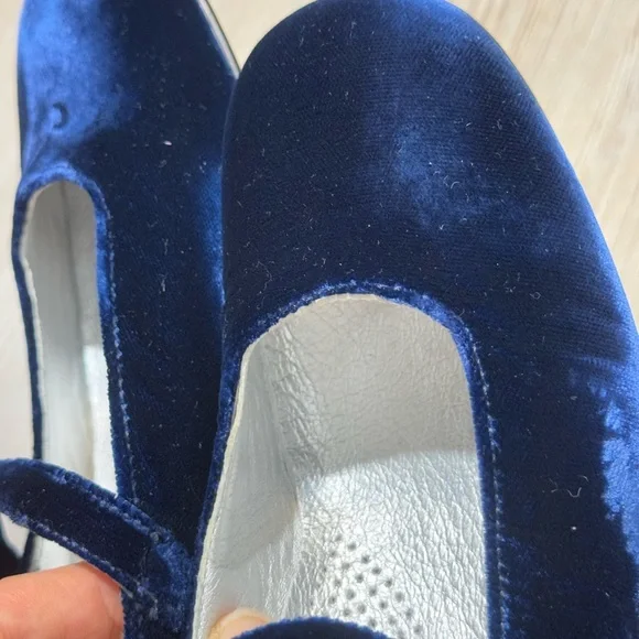 Gallucci Navy Velvet Mary Jane Shoes - Picture 7 of 9